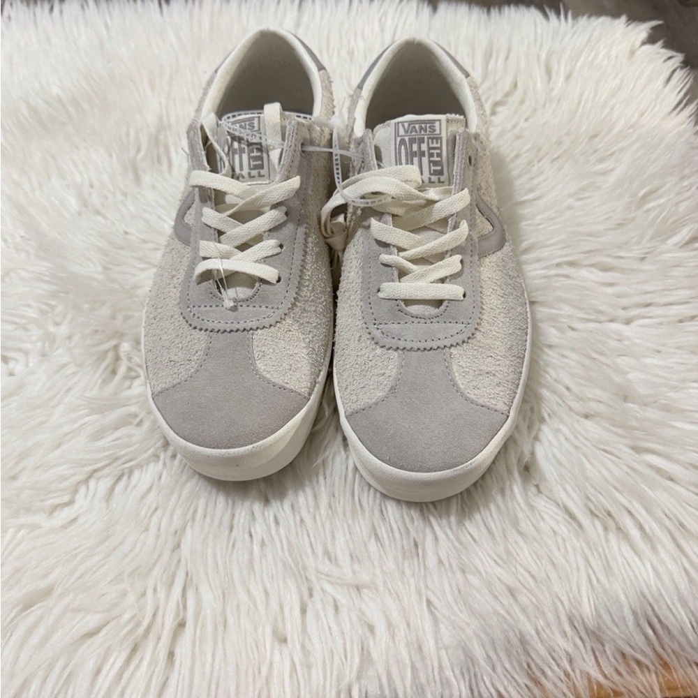 BRAND NEW Vans Cream and Gray Sneakers Womens 9/Mens 7.5